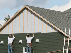 installing-vinyl-siding-1